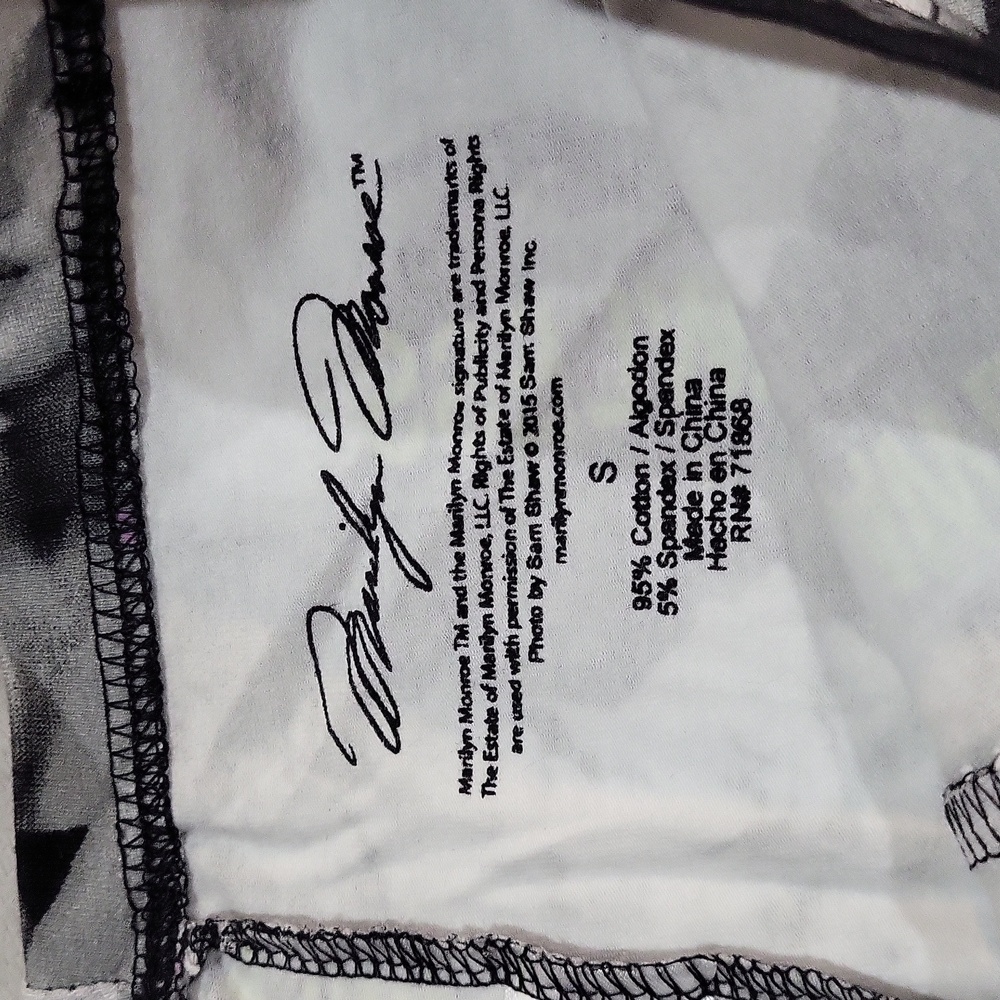 Marilyn Monroe Leggings - Picture 5 of 8